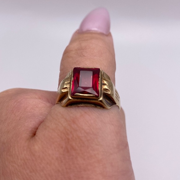 10k yellow gold Ruby ring - Picture 10 of 10